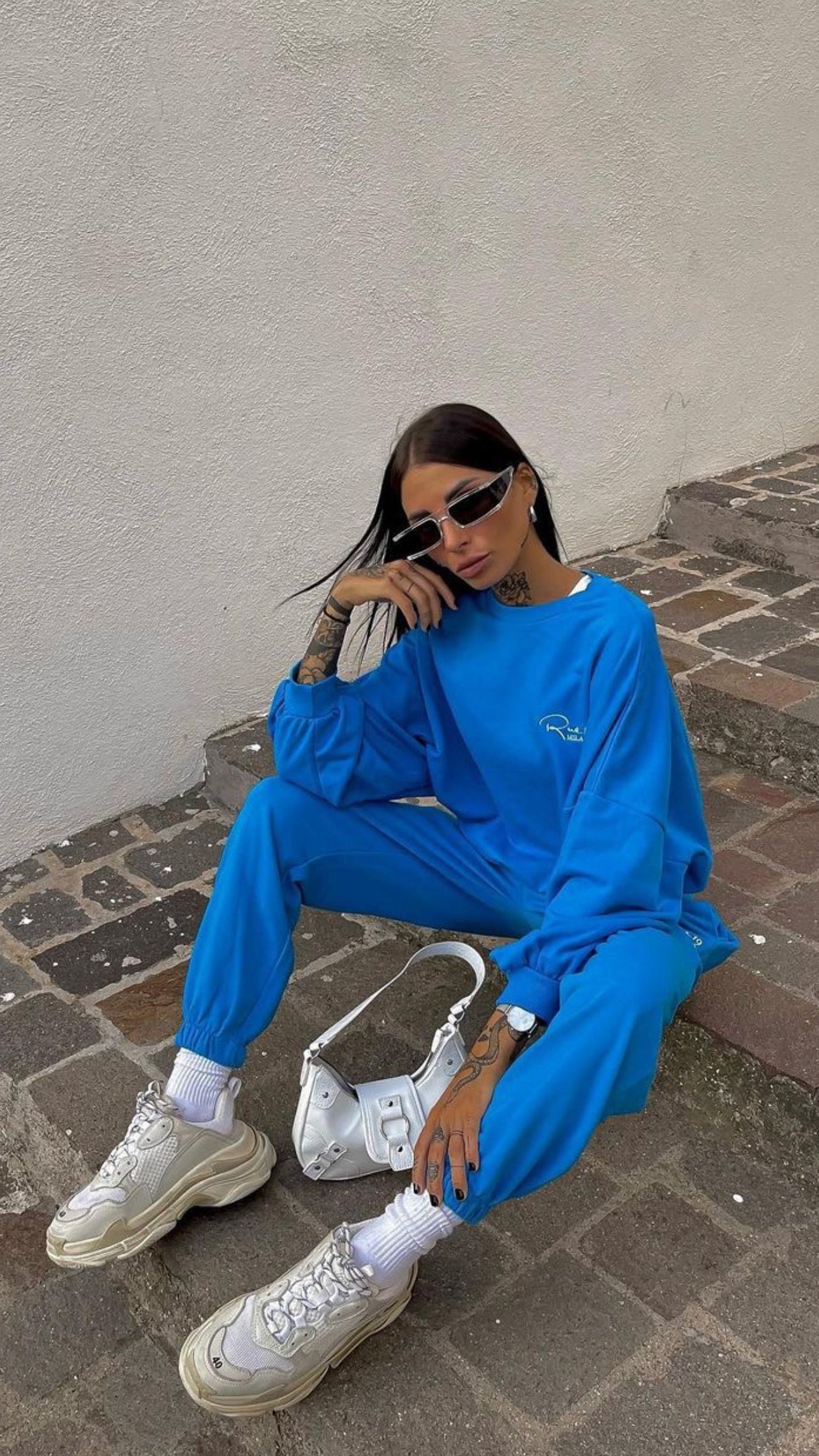 Pantalone Jogger azzurro con ricamo Rue 19 Milano