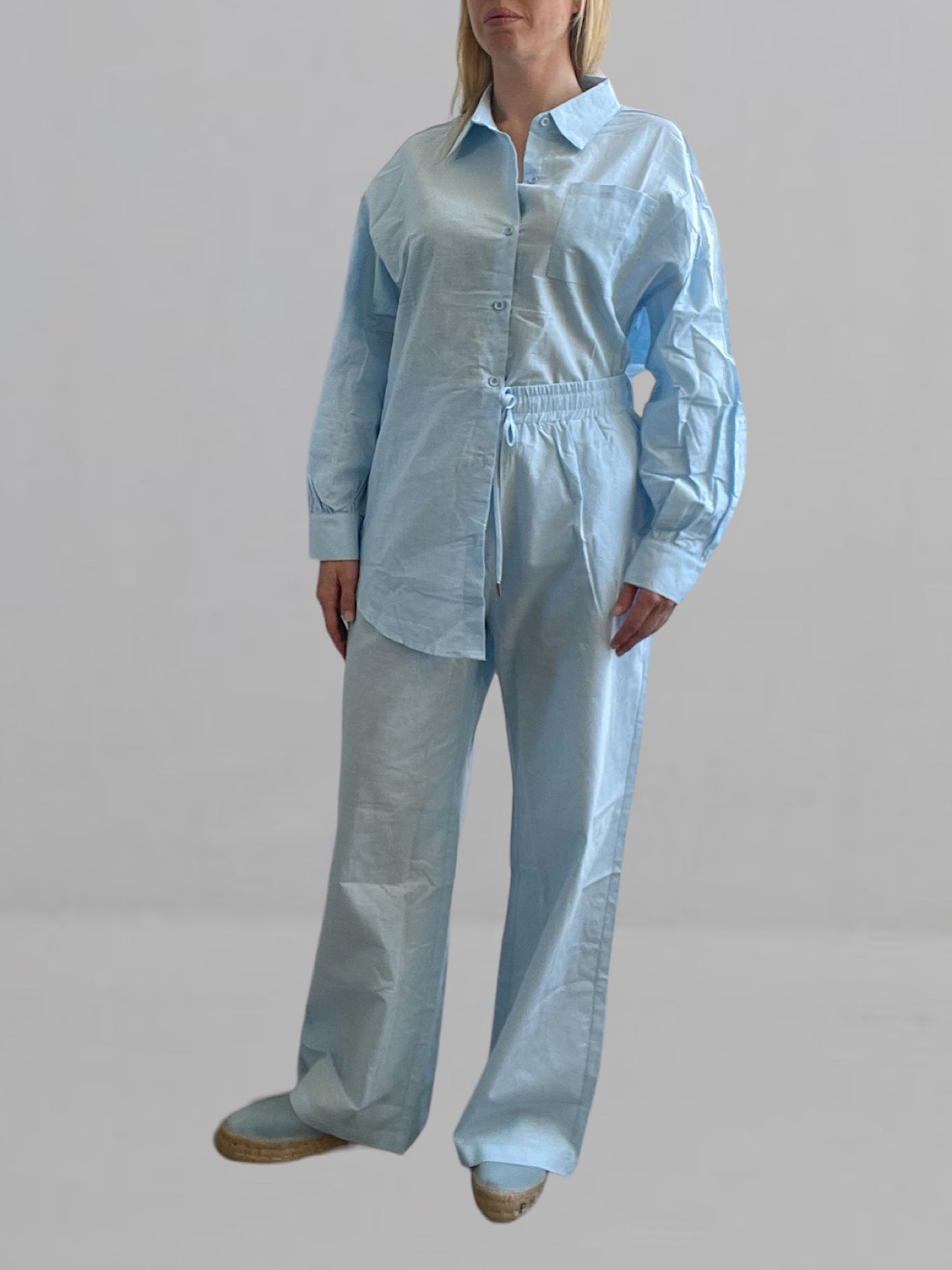 Camicia over celeste misto lino