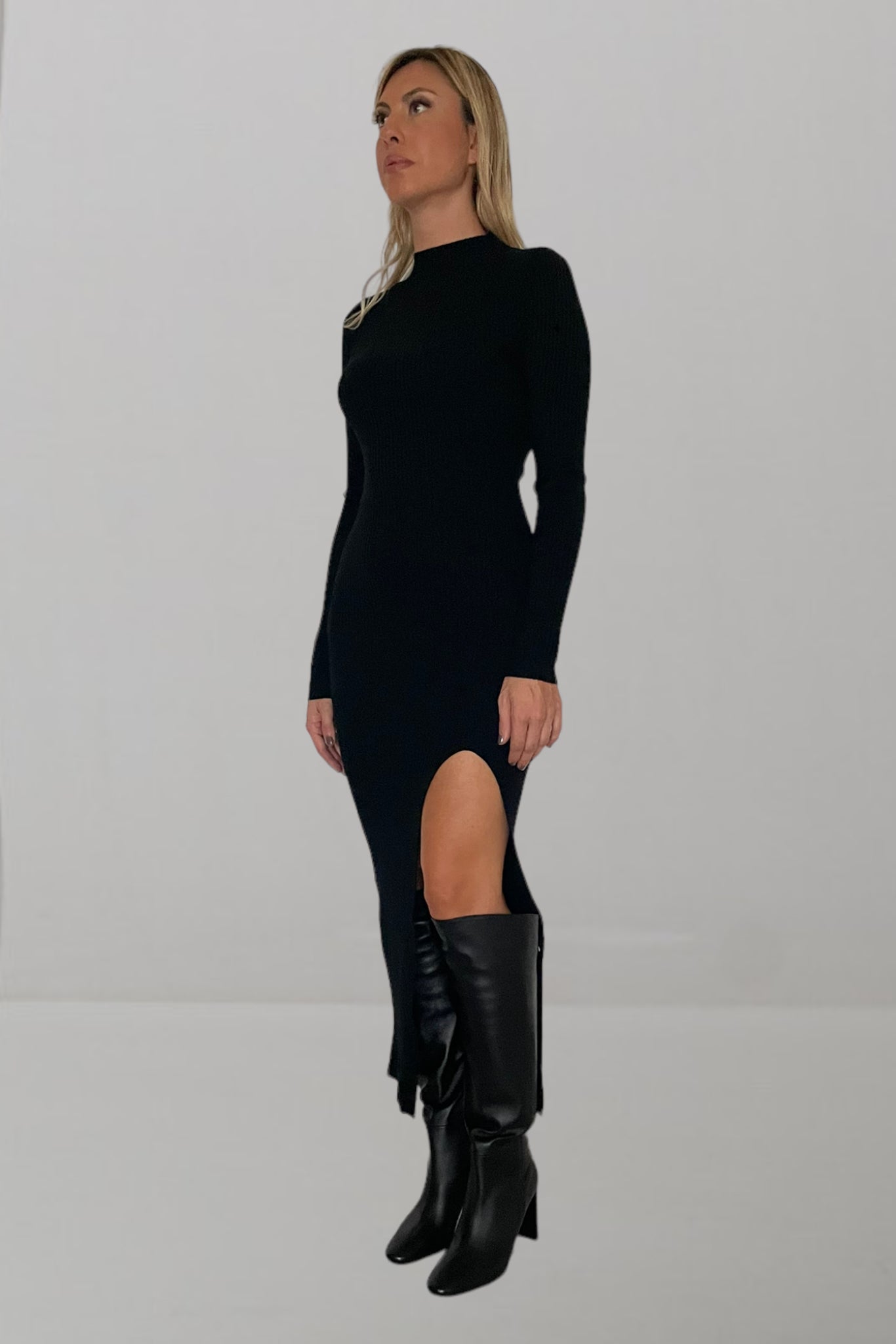 Abito in maglia midi con spacco