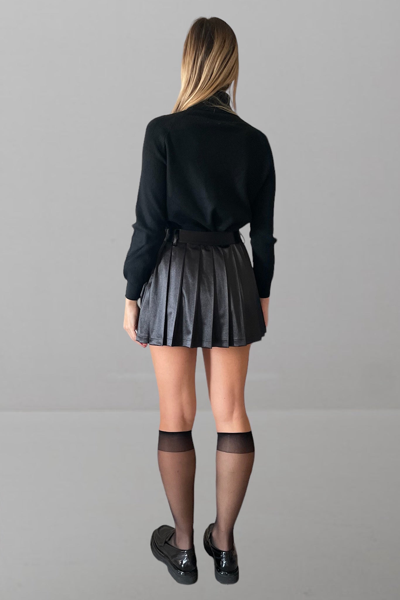 Gonna stile college satinata nera