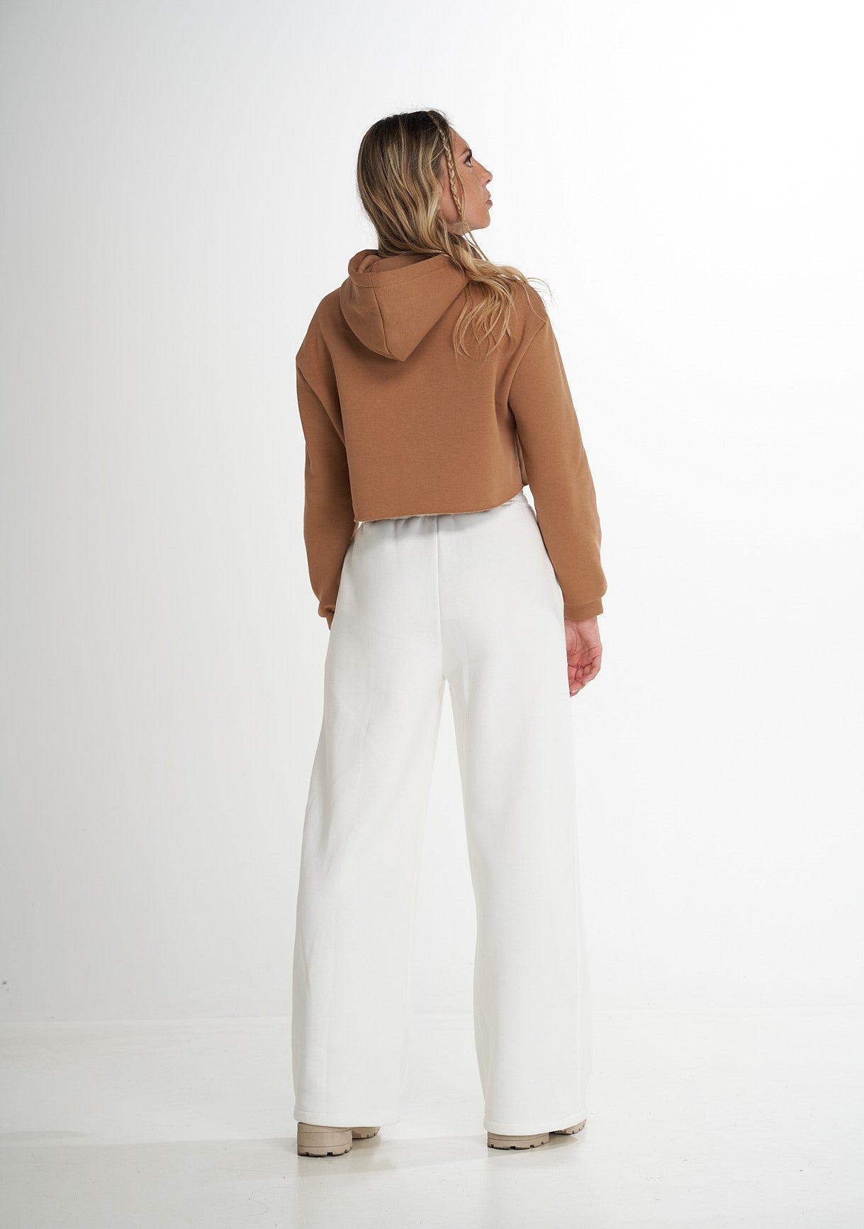 Felpa crop Biscotto con lacci in raso beige e ricamo Rue 19 Milano