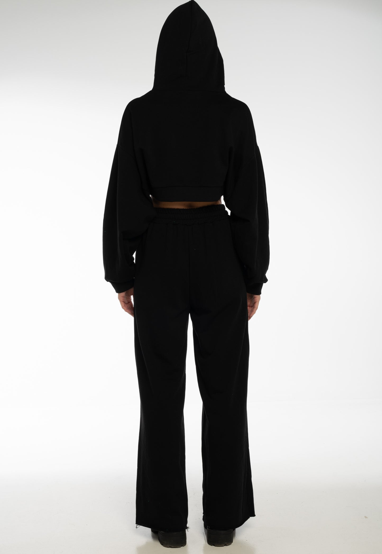 Pantalone jogger nero con fondo ampio