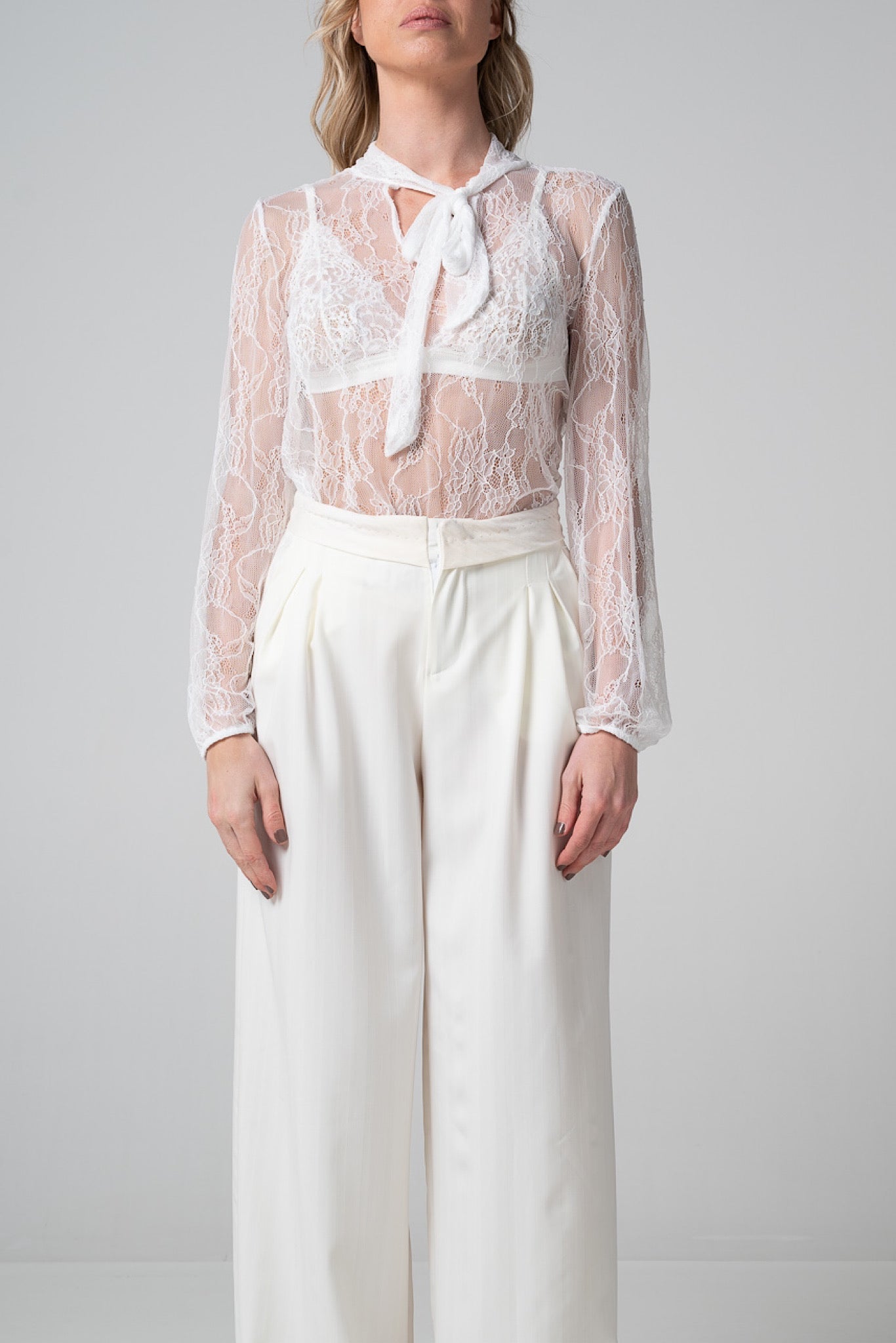 Camicia bianca in pizzo