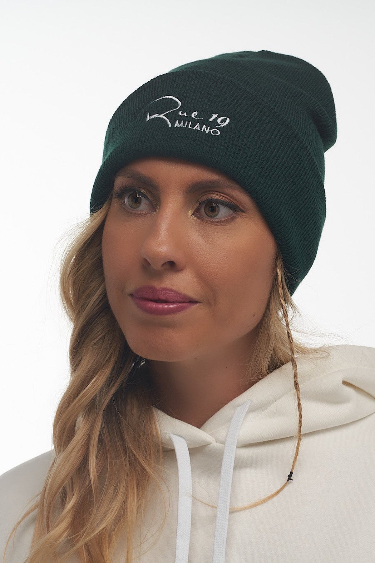 Cappello verde scuro con ricamo Rue 19 Milano