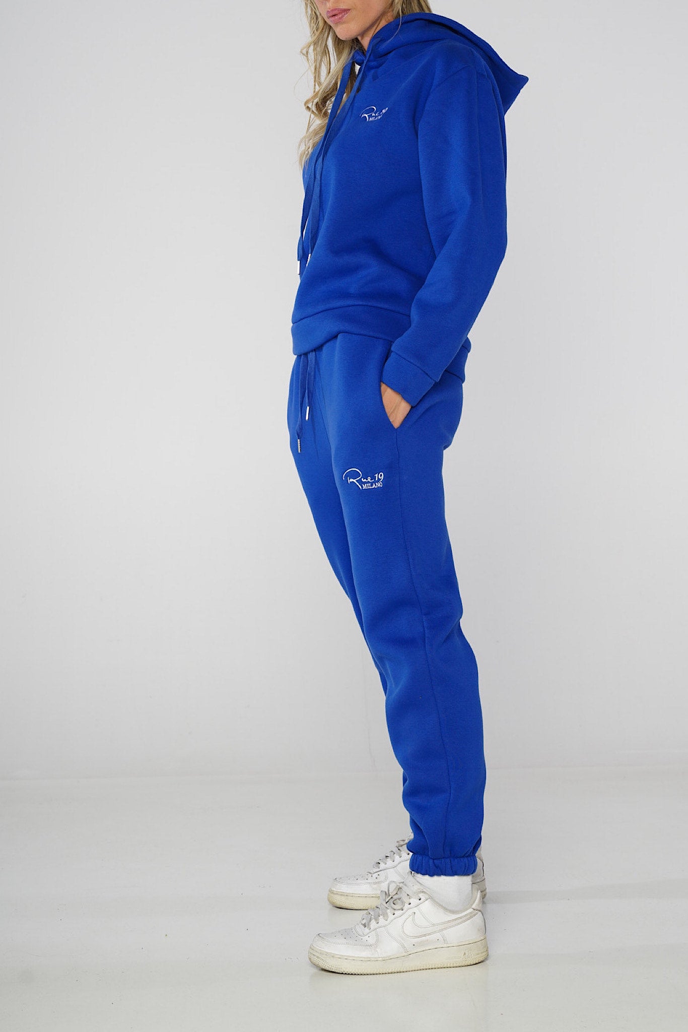 Pantalone Jogger Blu elettrico con ricamo Rue 19 Milano