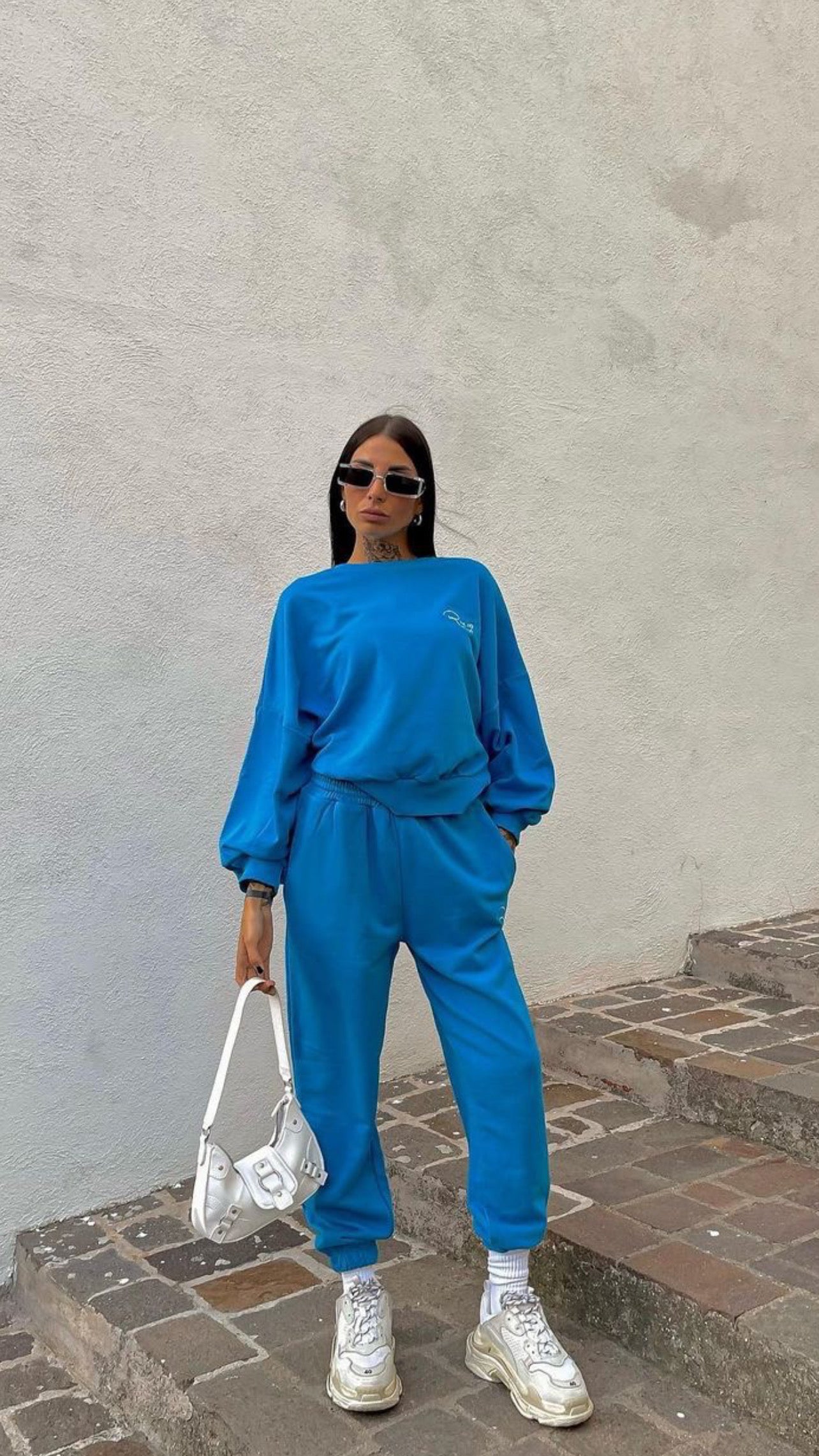 Pantalone Jogger azzurro con ricamo Rue 19 Milano