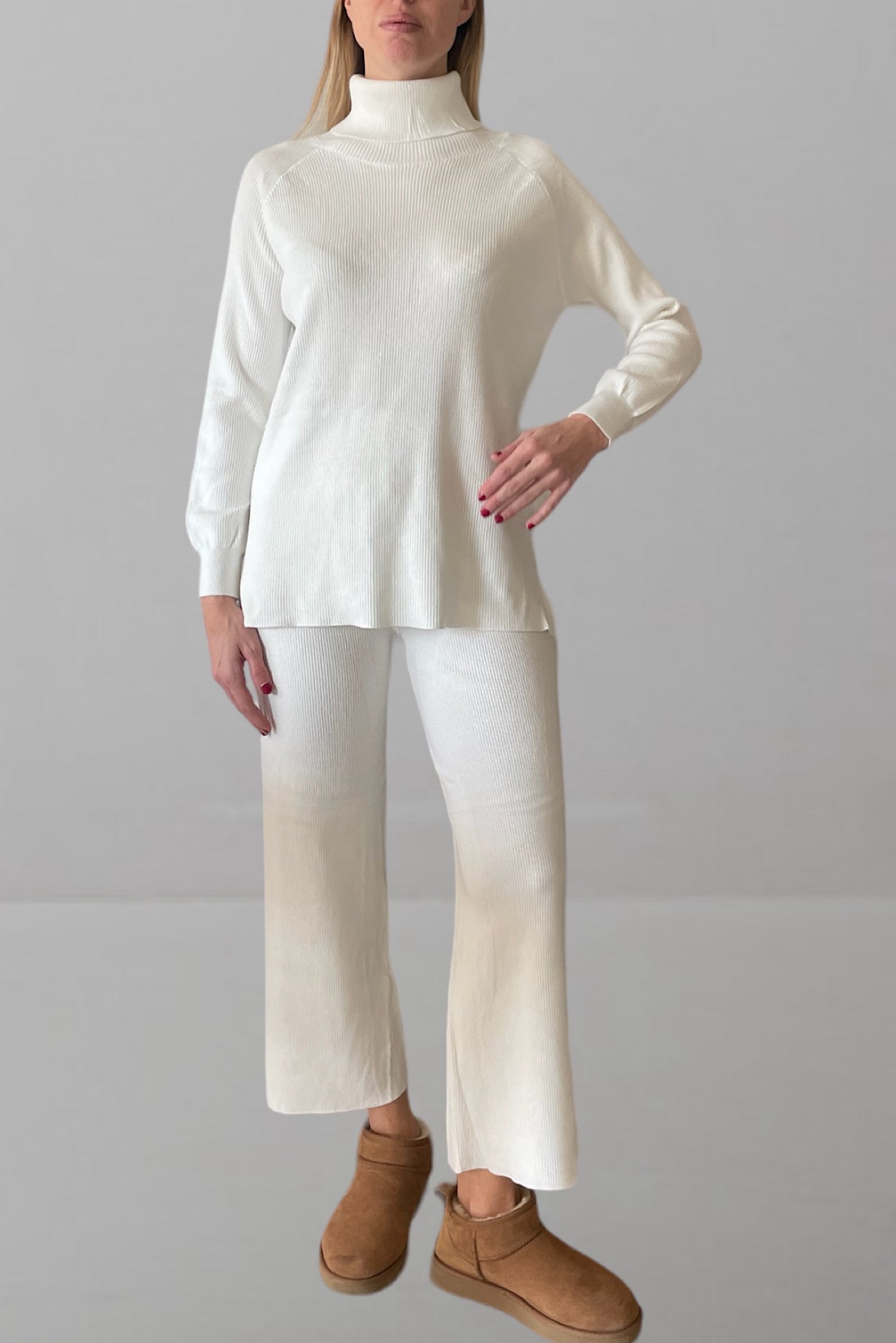 Completo bianco | Pull e pantalone a costine