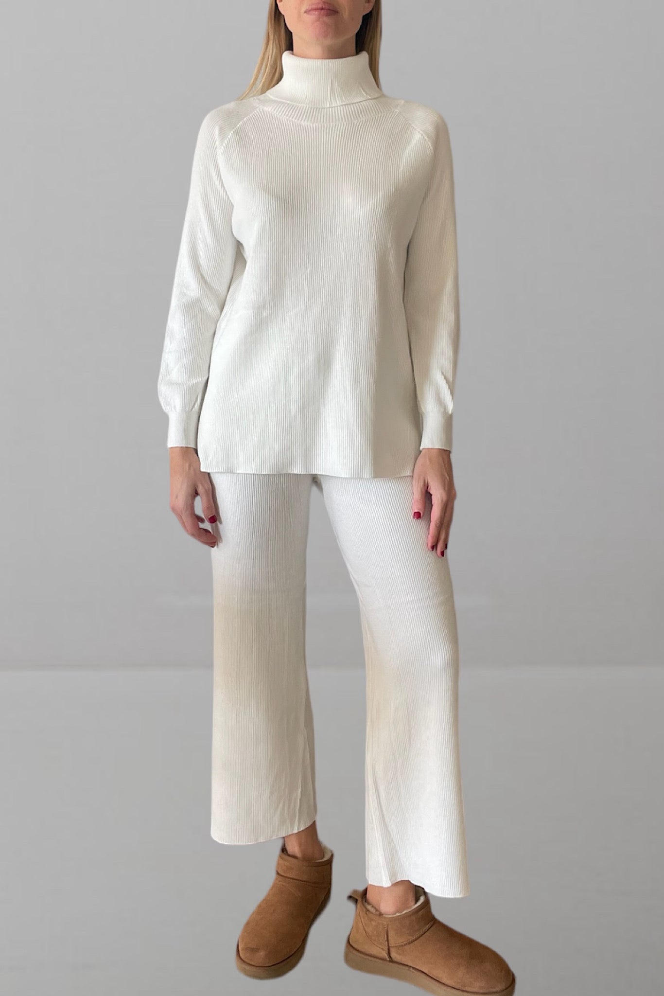 Completo bianco | Pull e pantalone a costine