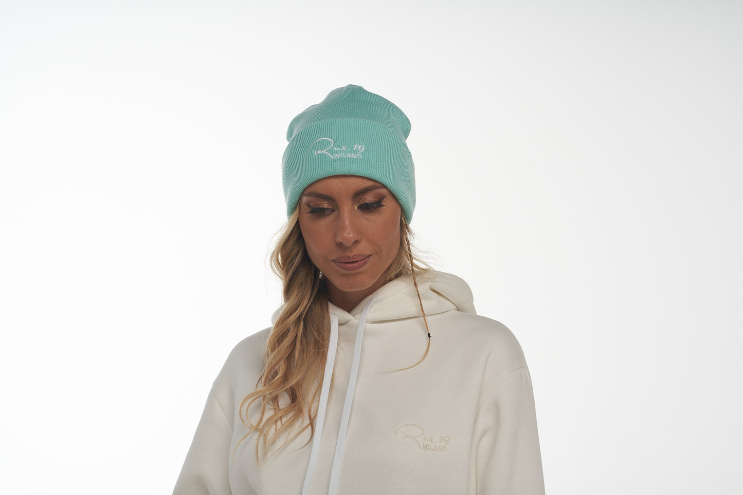 Cappello verde menta con ricamo Rue 19 Milano