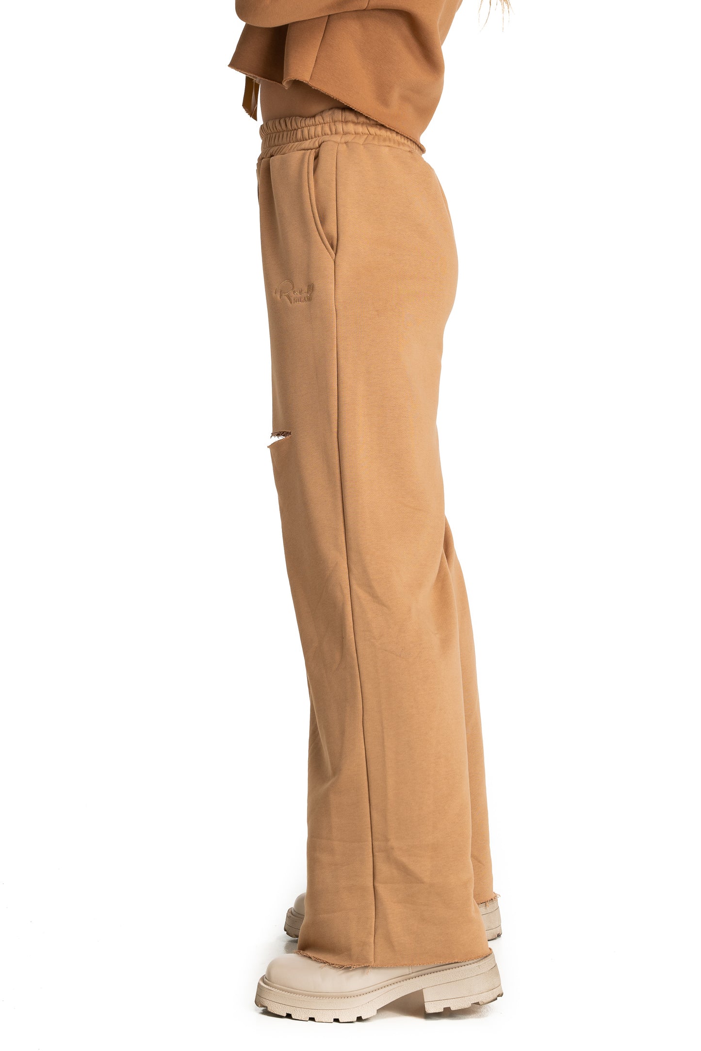 Pantalone jogger beige con gamba ampia