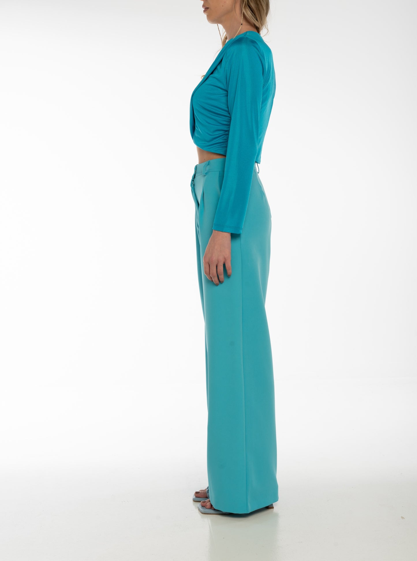 Pantalone wide leg azzurro cielo