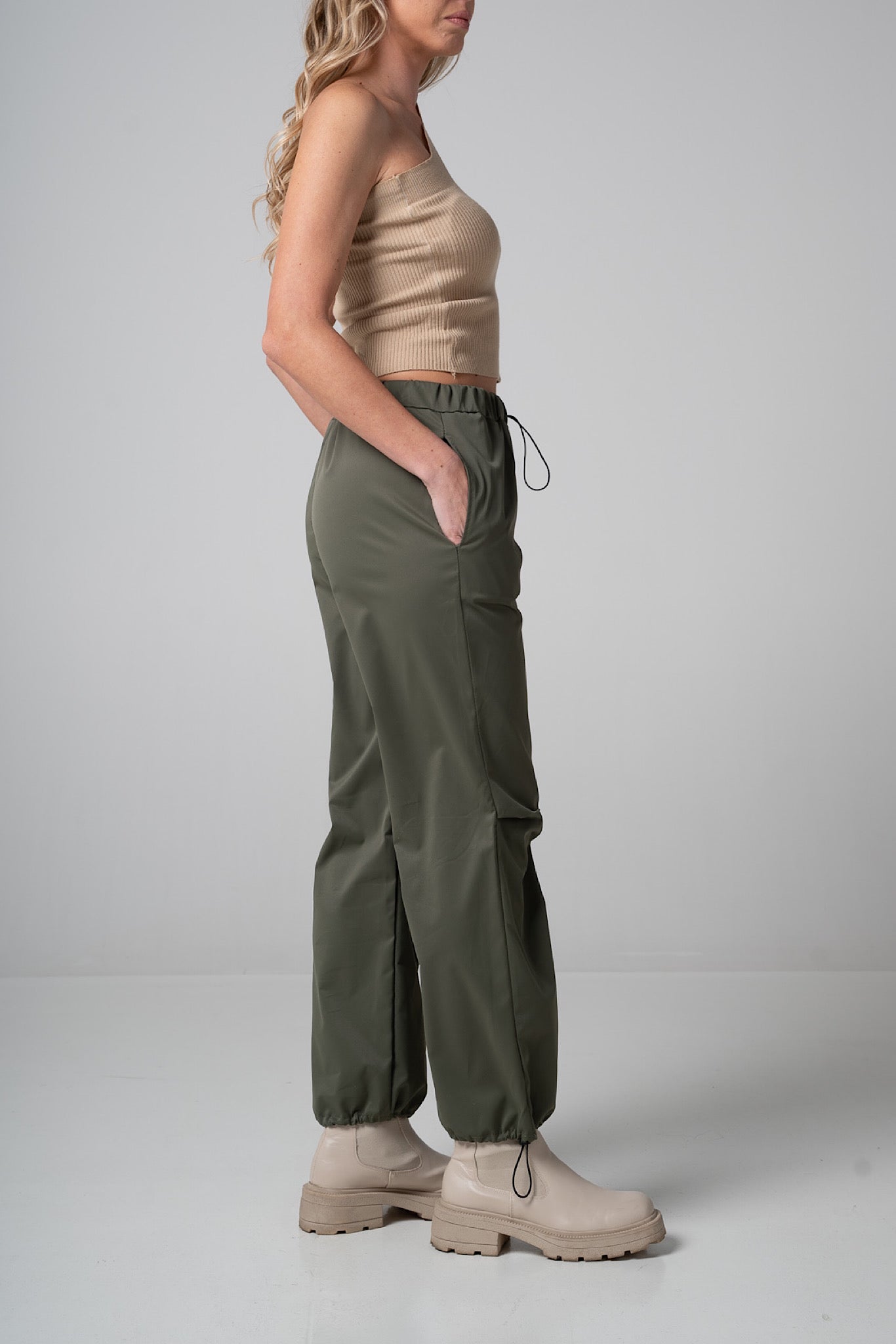 Parachadute pants in verde militare