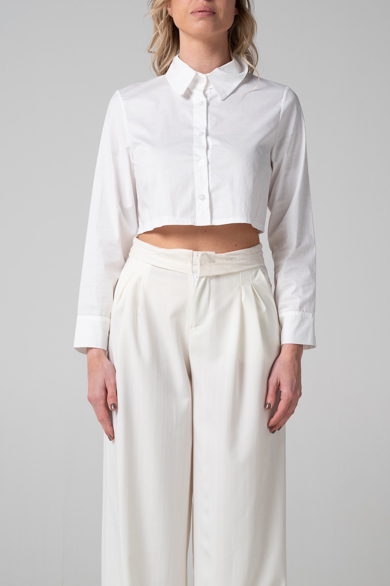 Camicia cropped bianca in cotone