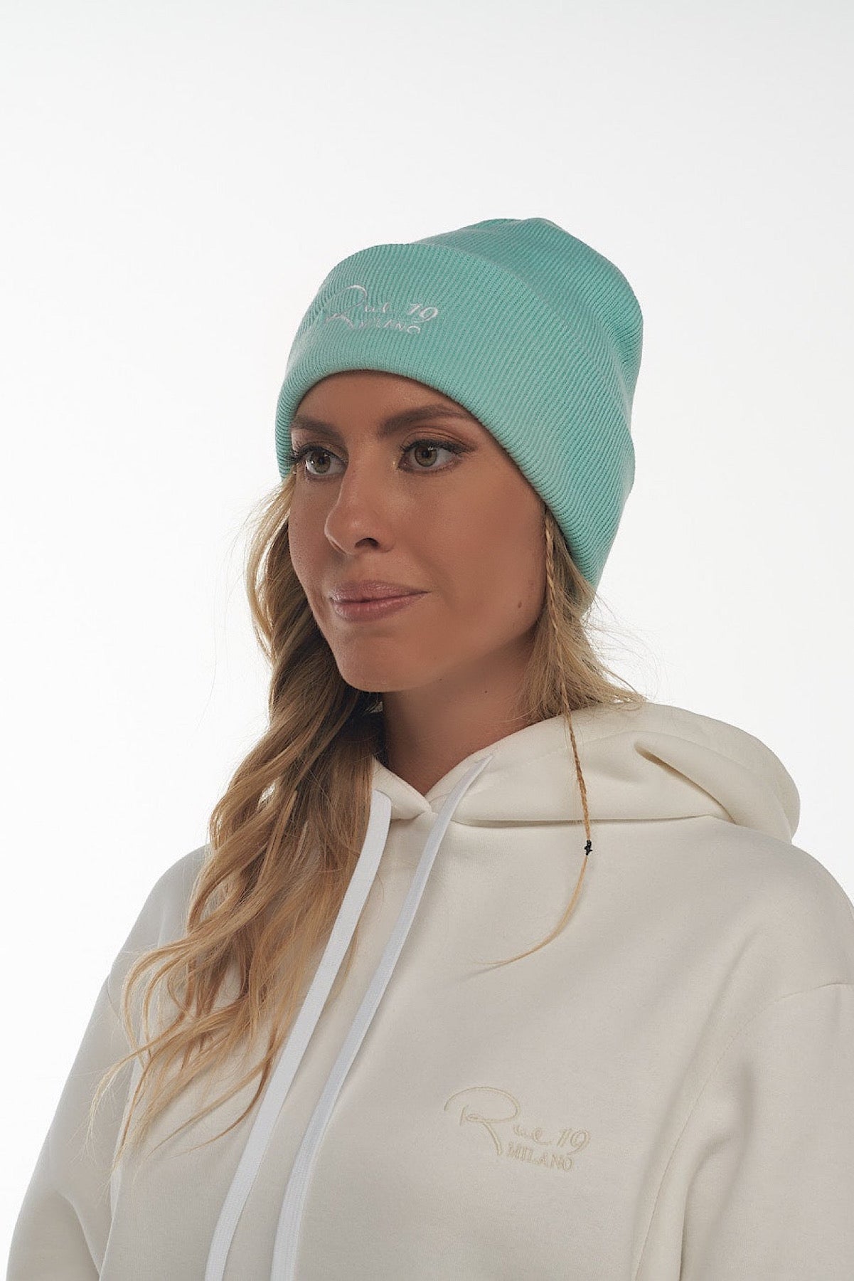 Cappello verde menta con ricamo Rue 19 Milano