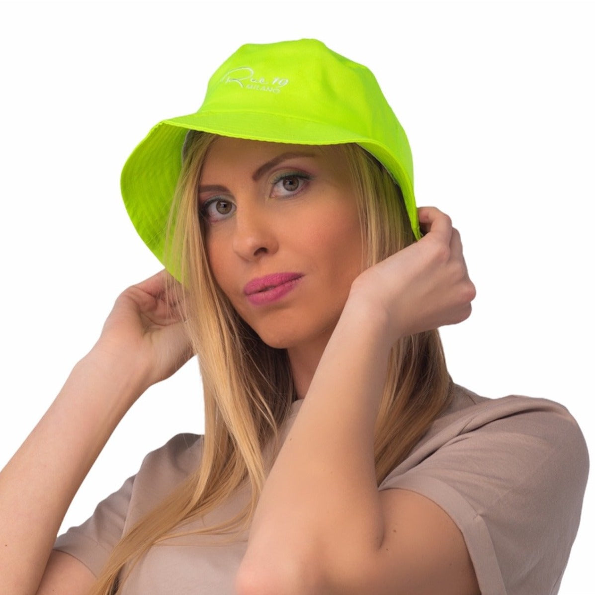 Bucket hat Rue 19 Milano verde fluo con ricamo bianco