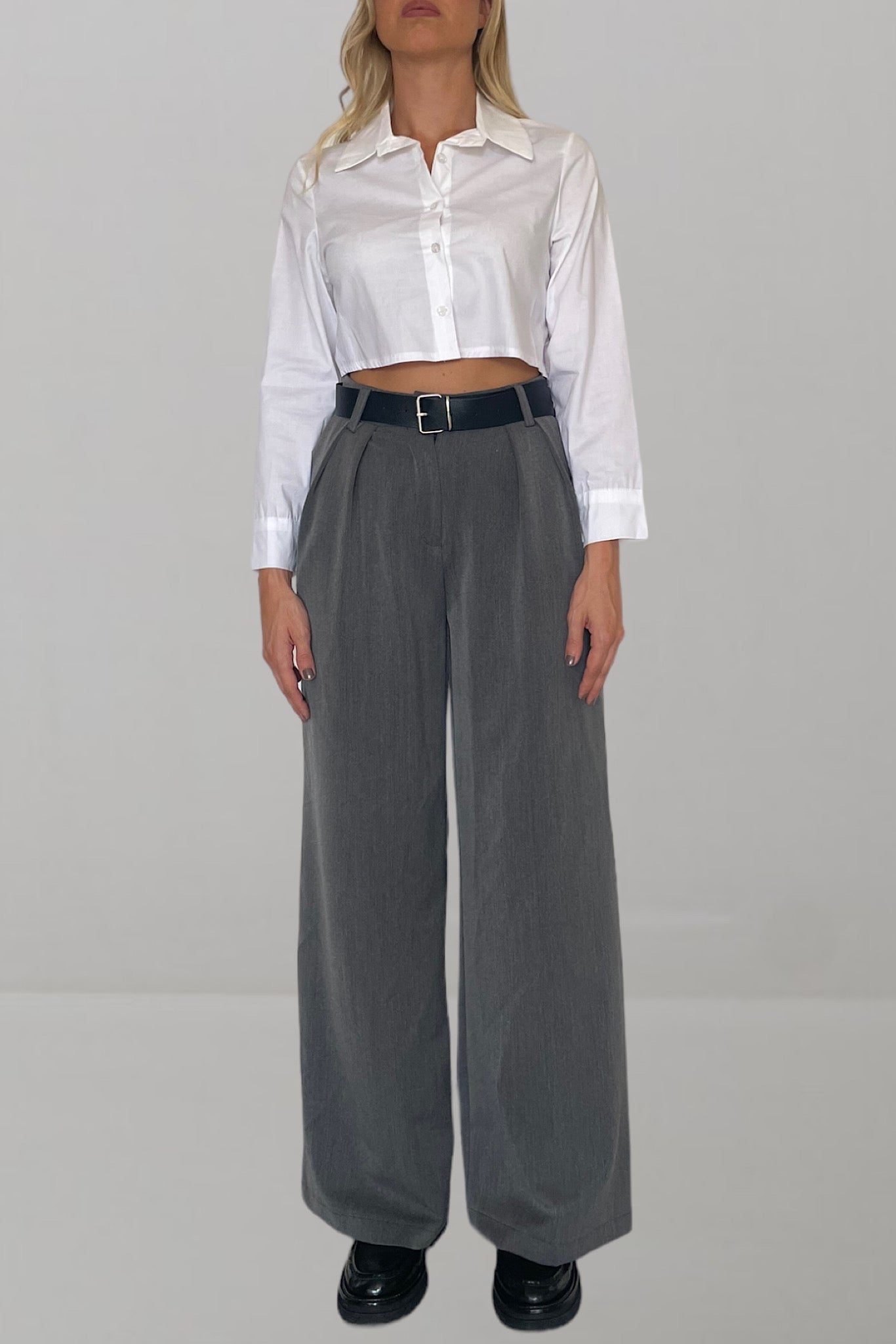 Pantalone wide leg  grigio con cinta